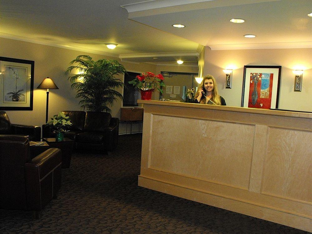 Trail Glenwood Inn & Suites מראה חיצוני תמונה
