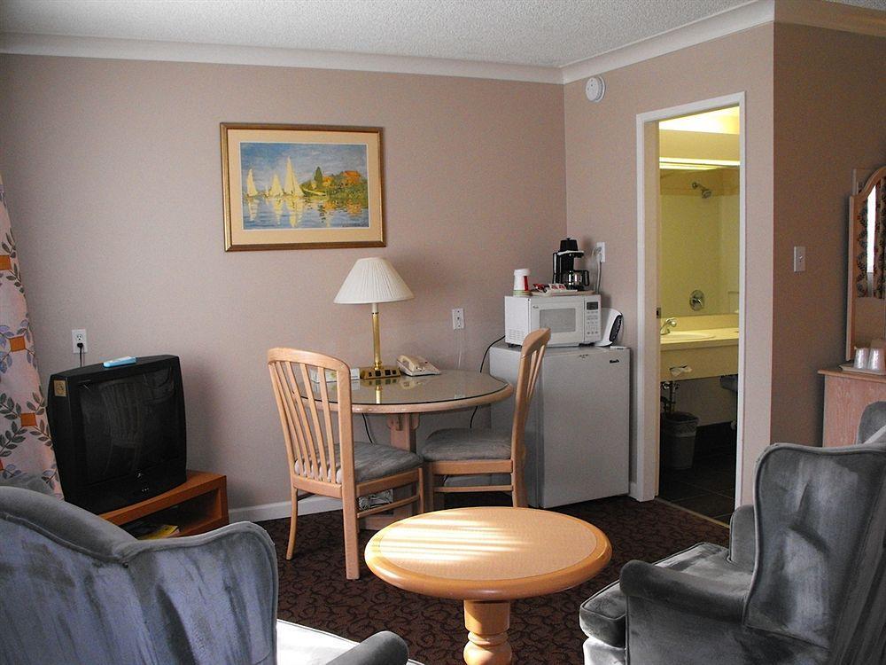 Trail Glenwood Inn & Suites מראה חיצוני תמונה