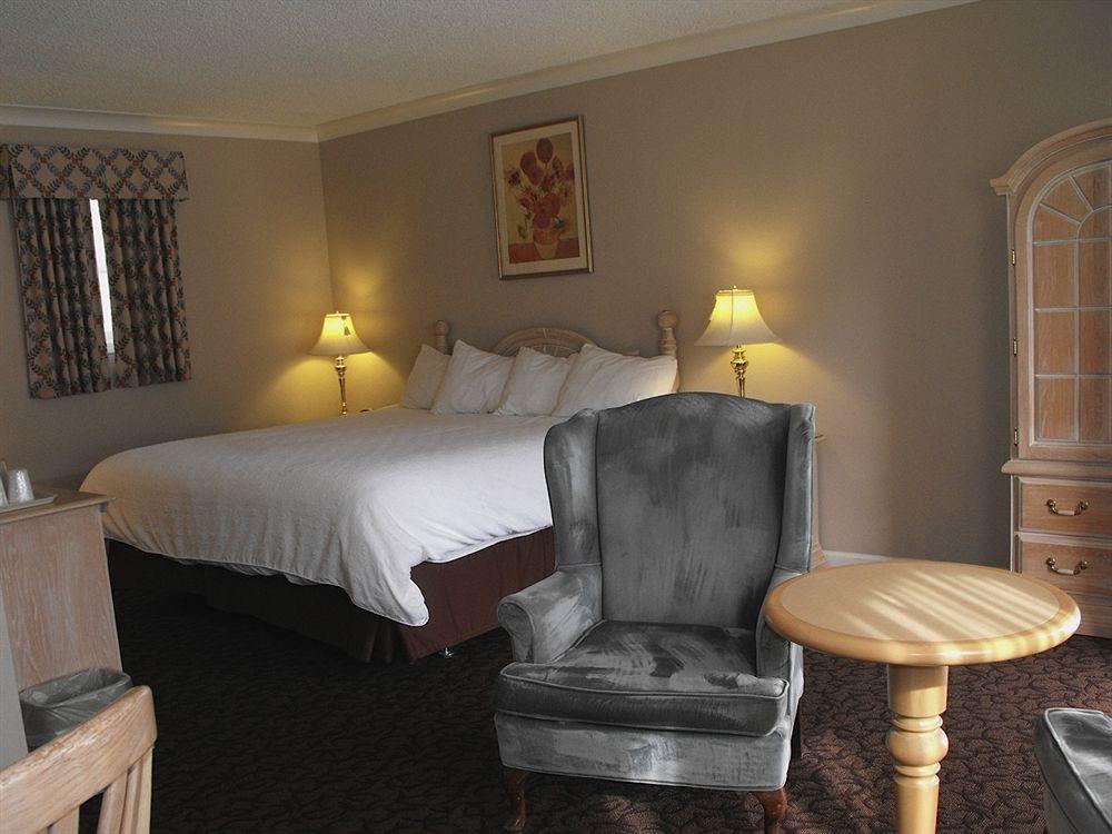 Trail Glenwood Inn & Suites מראה חיצוני תמונה