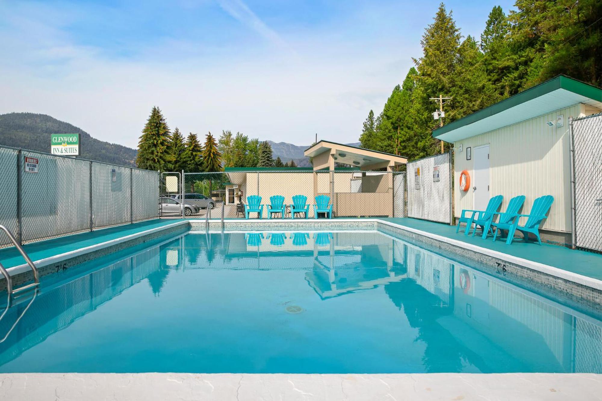 Trail Glenwood Inn & Suites מראה חיצוני תמונה