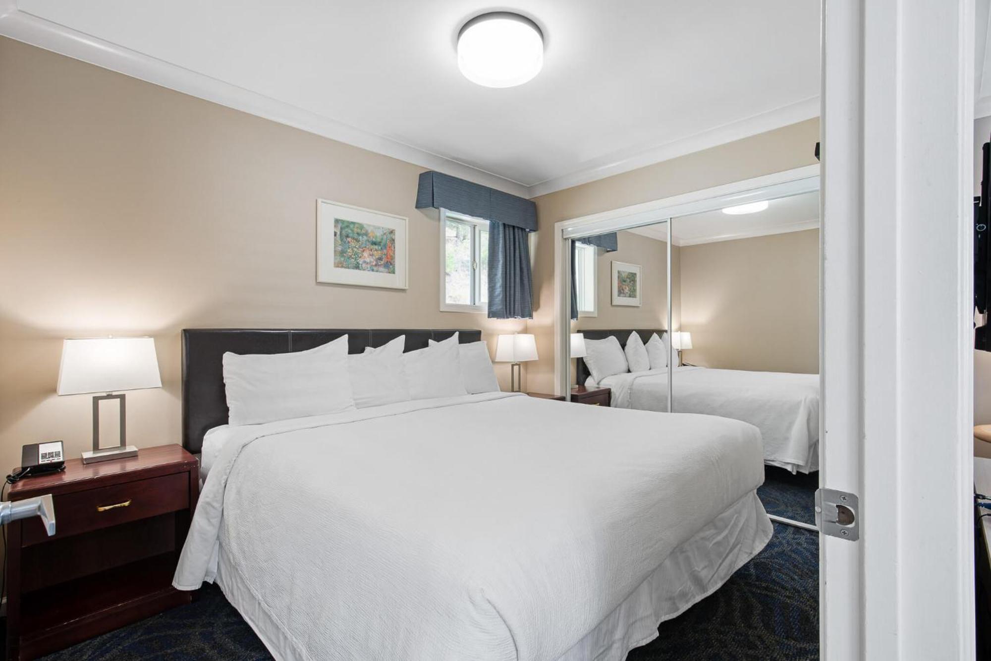 Trail Glenwood Inn & Suites מראה חיצוני תמונה