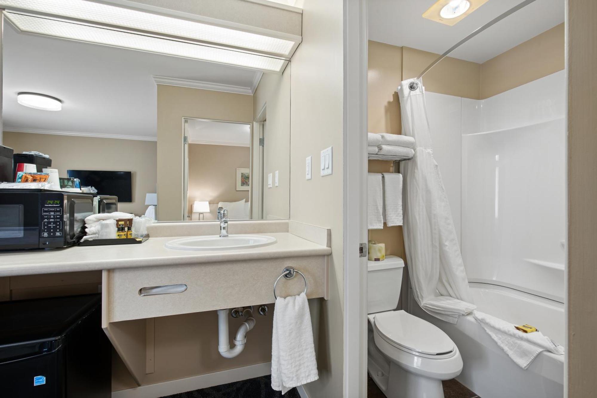 Trail Glenwood Inn & Suites מראה חיצוני תמונה