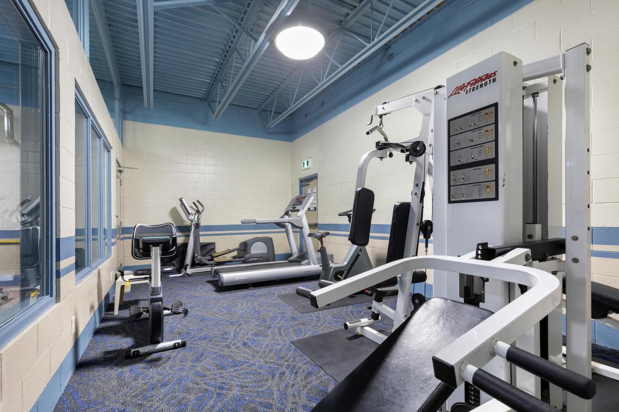 Trail Glenwood Inn & Suites מראה חיצוני תמונה
