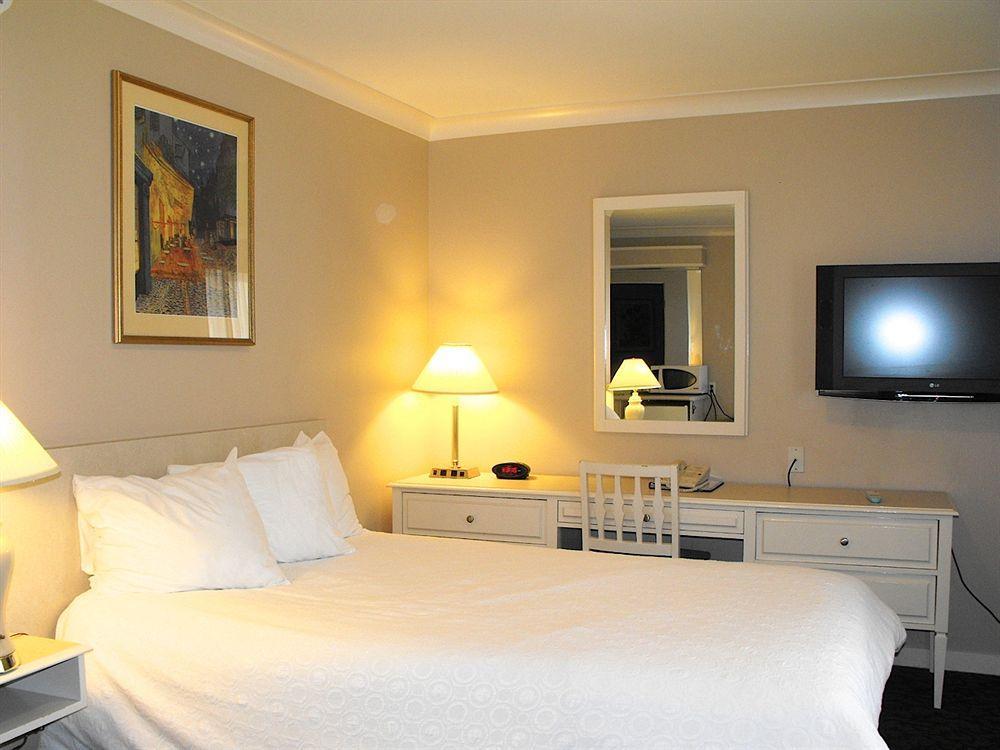 Trail Glenwood Inn & Suites מראה חיצוני תמונה