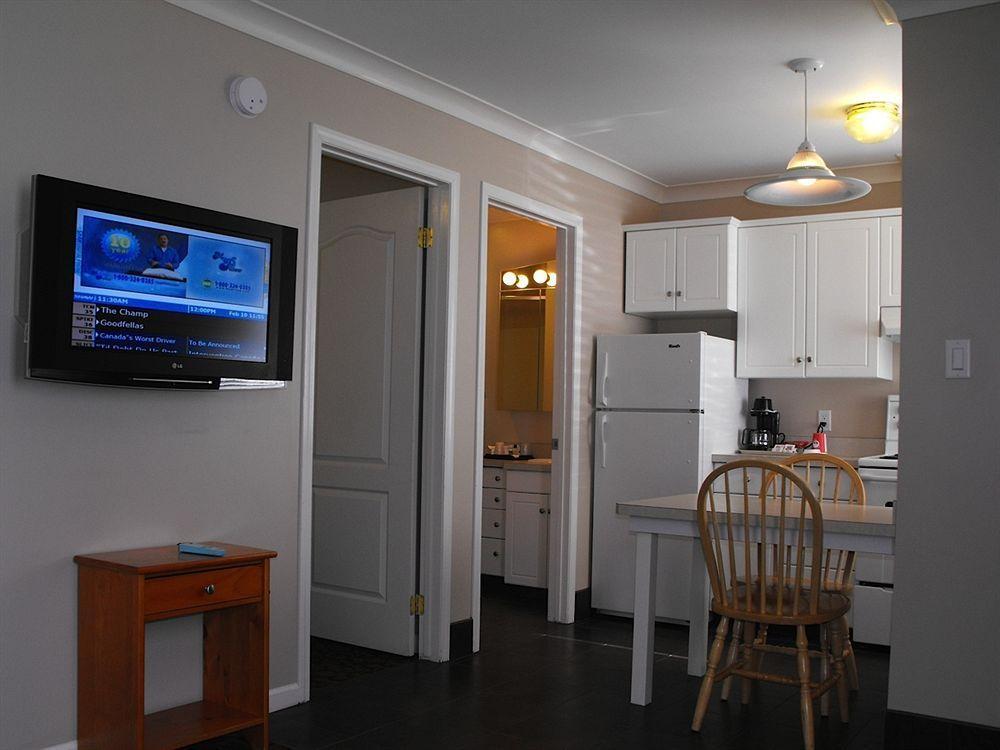 Trail Glenwood Inn & Suites מראה חיצוני תמונה