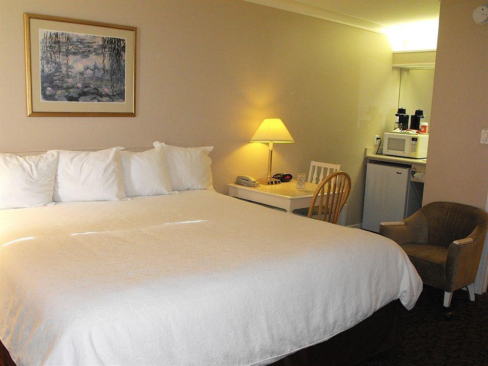 Trail Glenwood Inn & Suites מראה חיצוני תמונה