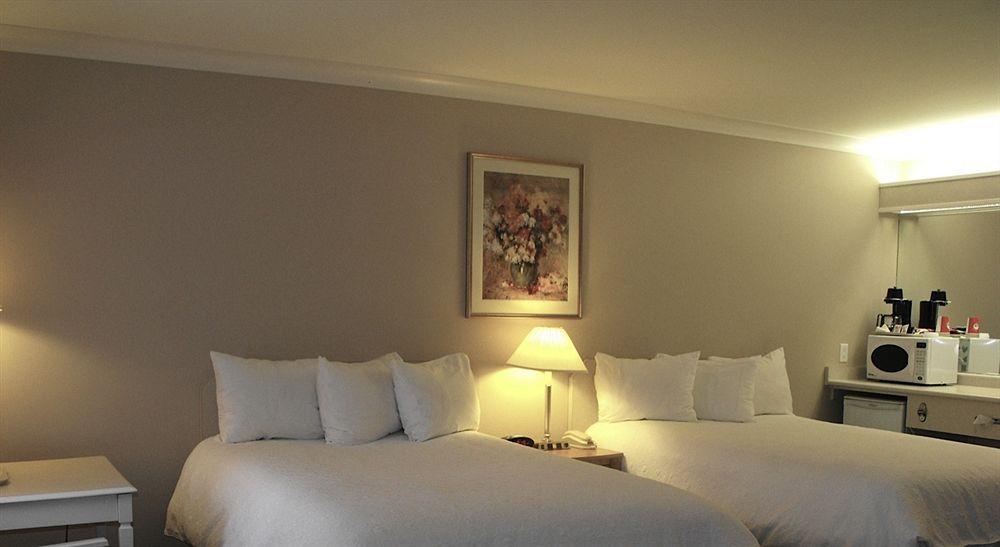 Trail Glenwood Inn & Suites מראה חיצוני תמונה