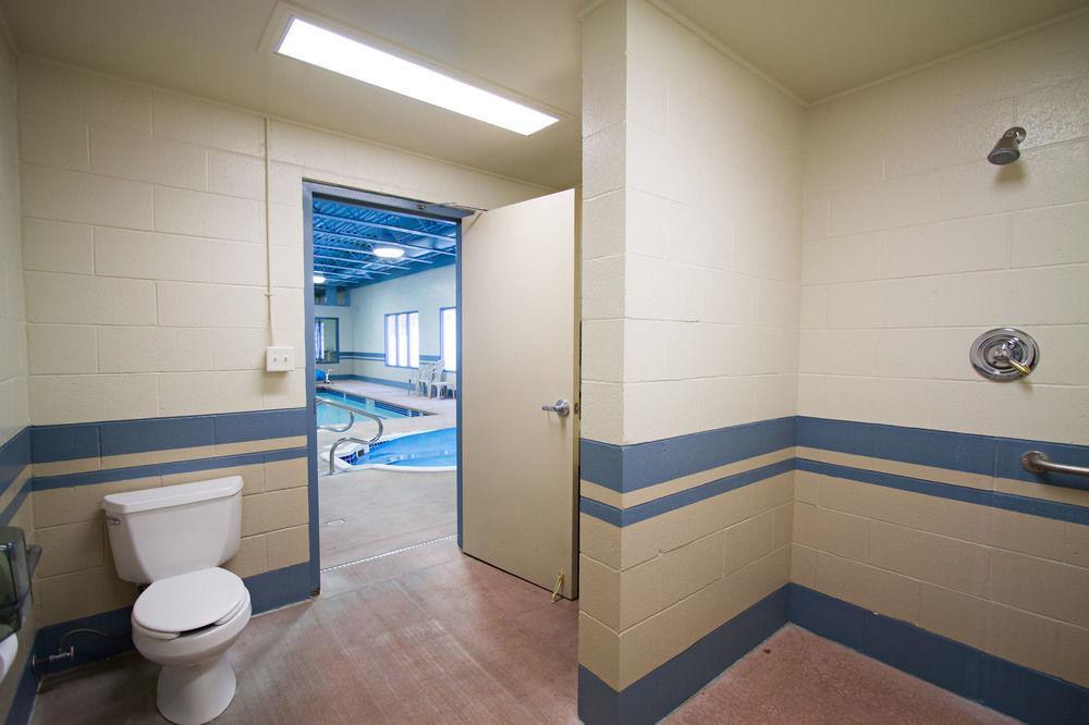 Trail Glenwood Inn & Suites מראה חיצוני תמונה