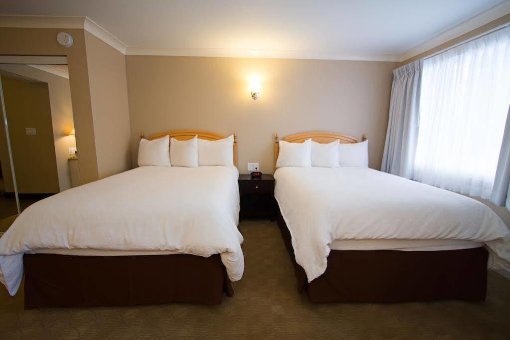 Trail Glenwood Inn & Suites מראה חיצוני תמונה