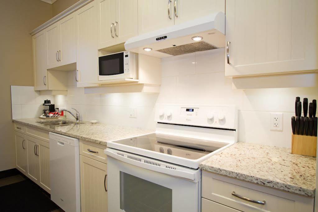 Trail Glenwood Inn & Suites מראה חיצוני תמונה