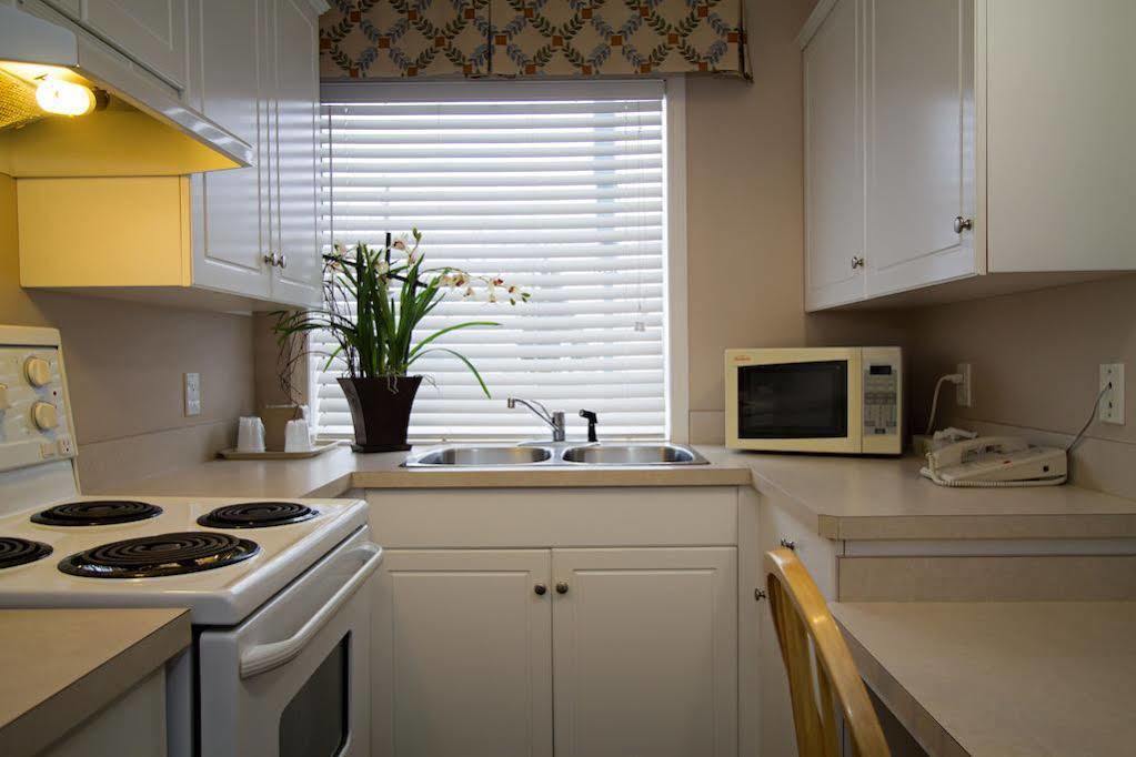 Trail Glenwood Inn & Suites מראה חיצוני תמונה