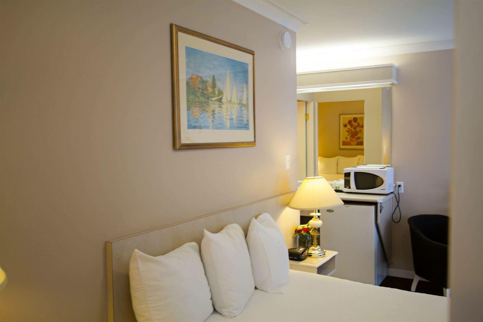 Trail Glenwood Inn & Suites מראה חיצוני תמונה