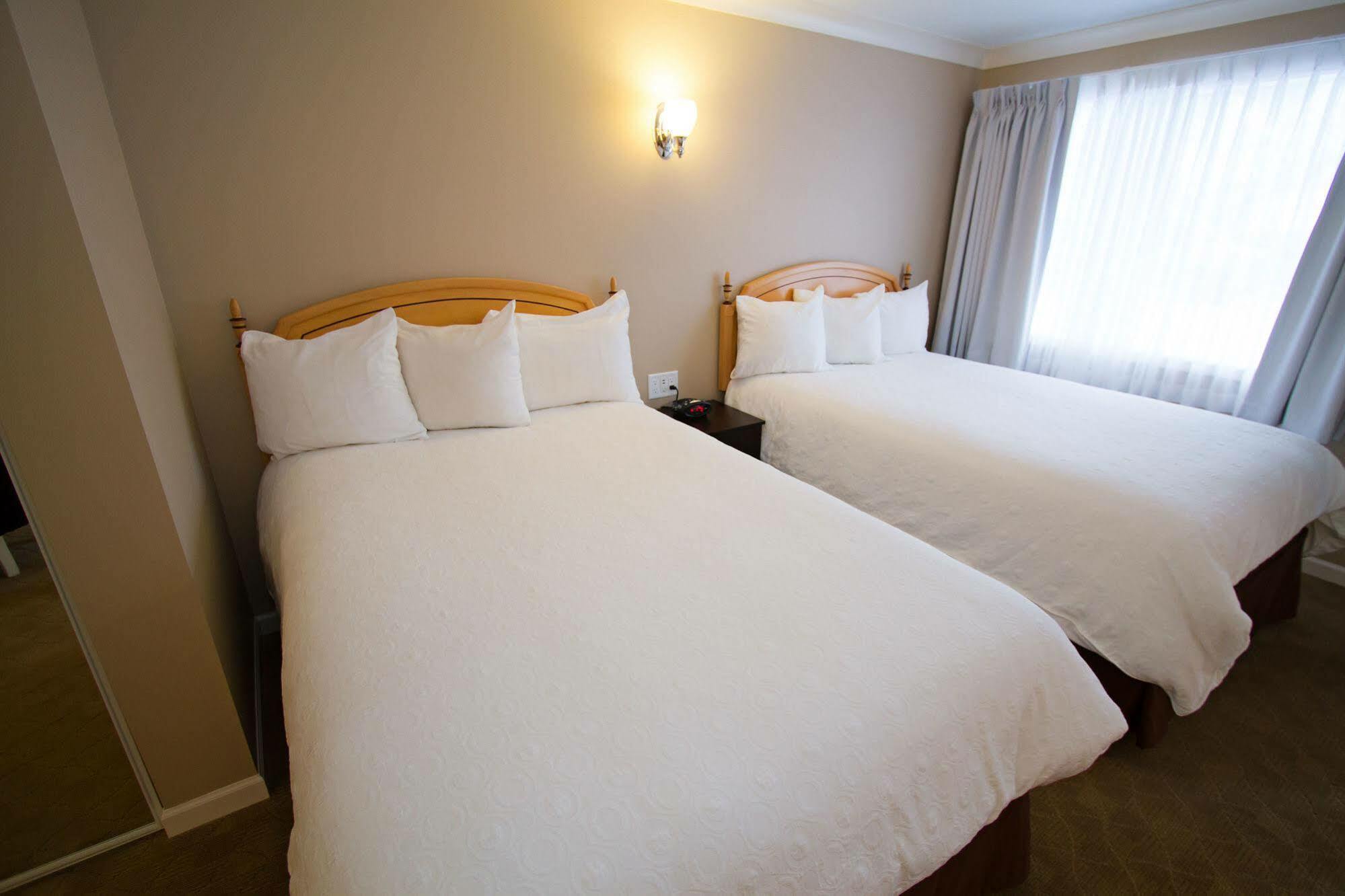 Trail Glenwood Inn & Suites מראה חיצוני תמונה